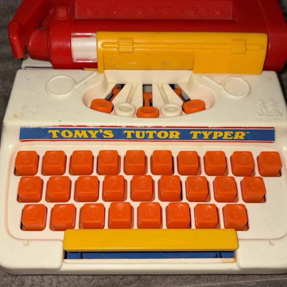Tomy's Tutor Typer Typewriter Plastic Toy Works TOMY 1977 Vintage TESTED WORKS